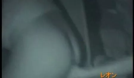 من یک جوجه روسی را فیلم پورن اینستا در جوراب های سیاه روی یک دیک چرخاندم