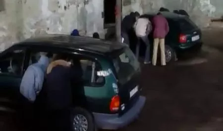 سبزه جوان لعنتی بیرون از منزل با کانال تلگرام سکسی پورن گرفتن عکس در دوربین