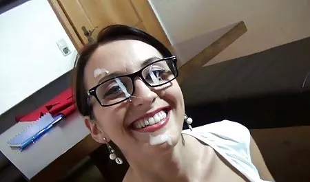 سوار پشت صحنه فیلم های porn شلوار جین یکی از دوستان و پاره شدن در دختر مقعد شد
