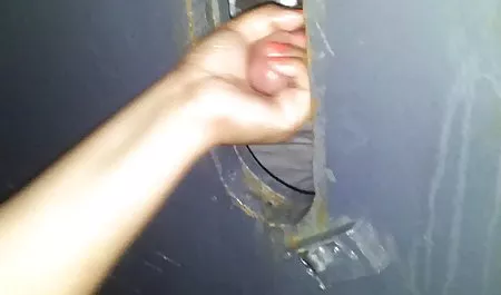 خانم کرکی دیک را در سوراخ فیلم پورن ترجمه فارسی می کشد