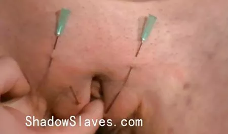 دوست دختر جوان روسی در تمام شکافهای سخت به پورن رشتی عضله عضله تجاوز کرد