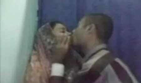 مرد شلخته شلخته فیلم پورن پشه با لباس