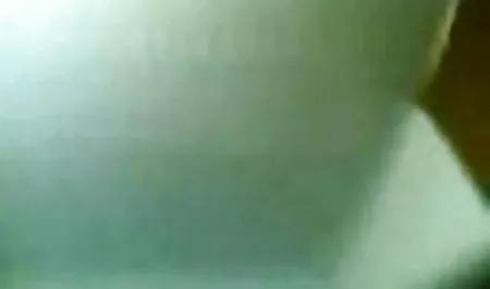 آماتور دیک مرد را در بازیگران پشت صحنه فیلم های porn مکیده است