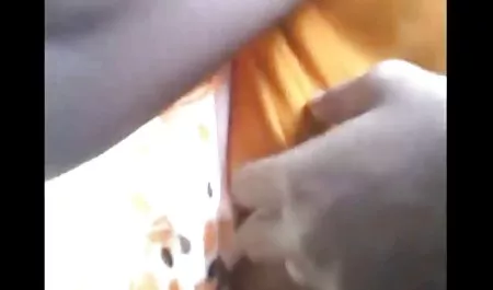 یک فیلم پورن دختر عوضی کامل بدون اینکه از دانستن فیلمبرداری در یک تخت برنزه خودارضایی کند.